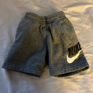 Nike shorts. 3t.
